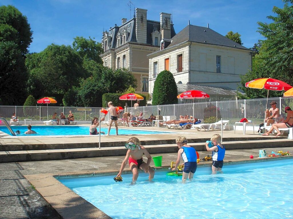 Camping du Château de la Rolandière