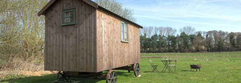 Shepherd’s Hut at North Farm Cottages