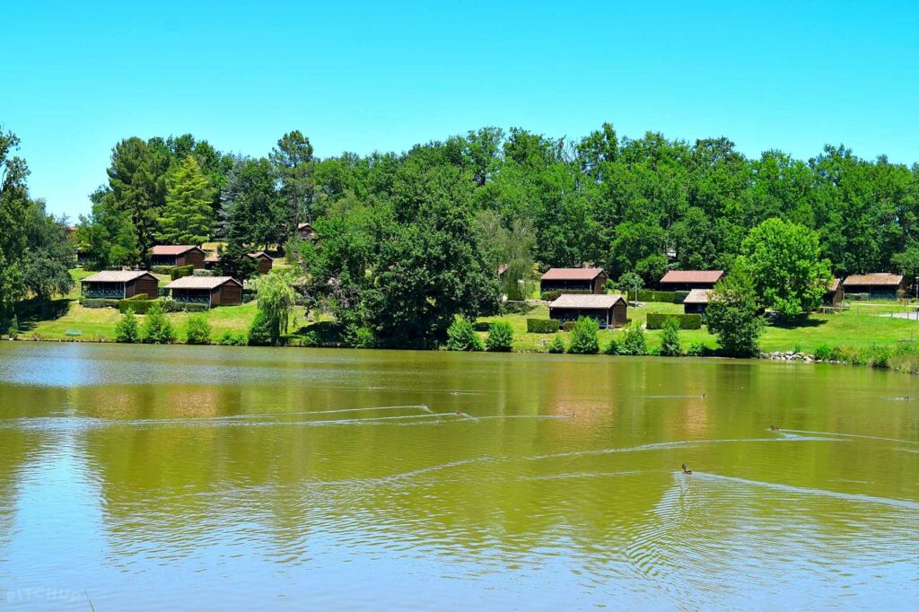 Camping et Village Vacances Le Lac