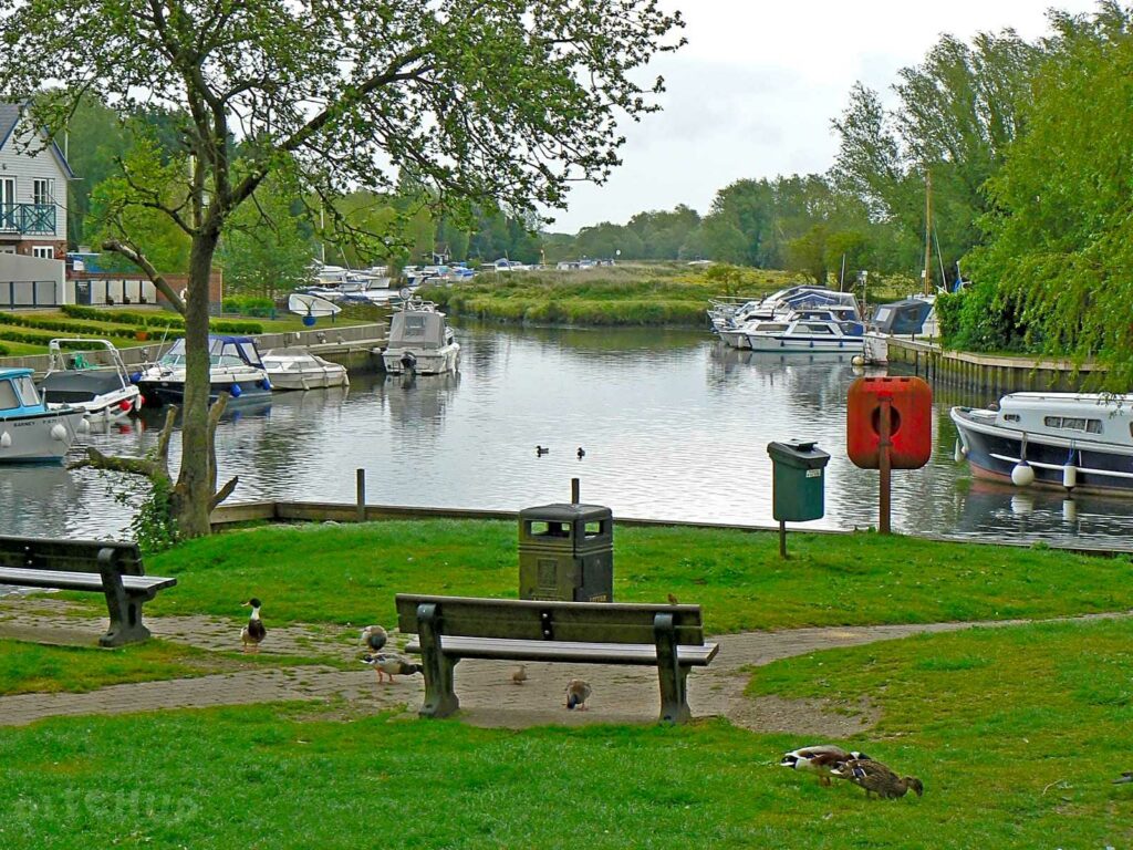 Loddon Campsite and Marina