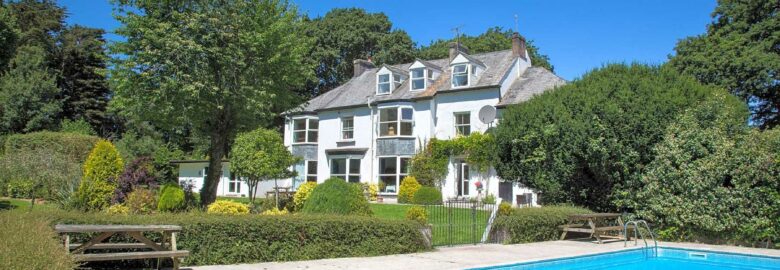 Lanarth Hotel and Caravan Park