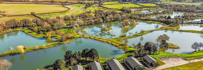Makins Lakes
