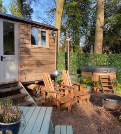 Luxury Shepherd's Hut in the Surrey Hills