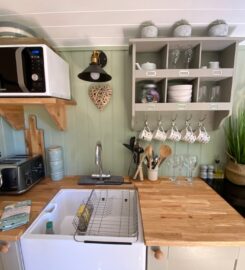 Luxury Shepherd's Hut in the Surrey Hills